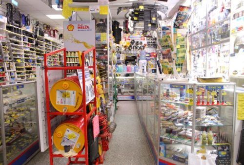 Чтобы автоматизировать оперативный учет в магазине и подключить онлайн-кассу, нам предложили специализированное решение «1С:Розница. Магазин автозапчастей»